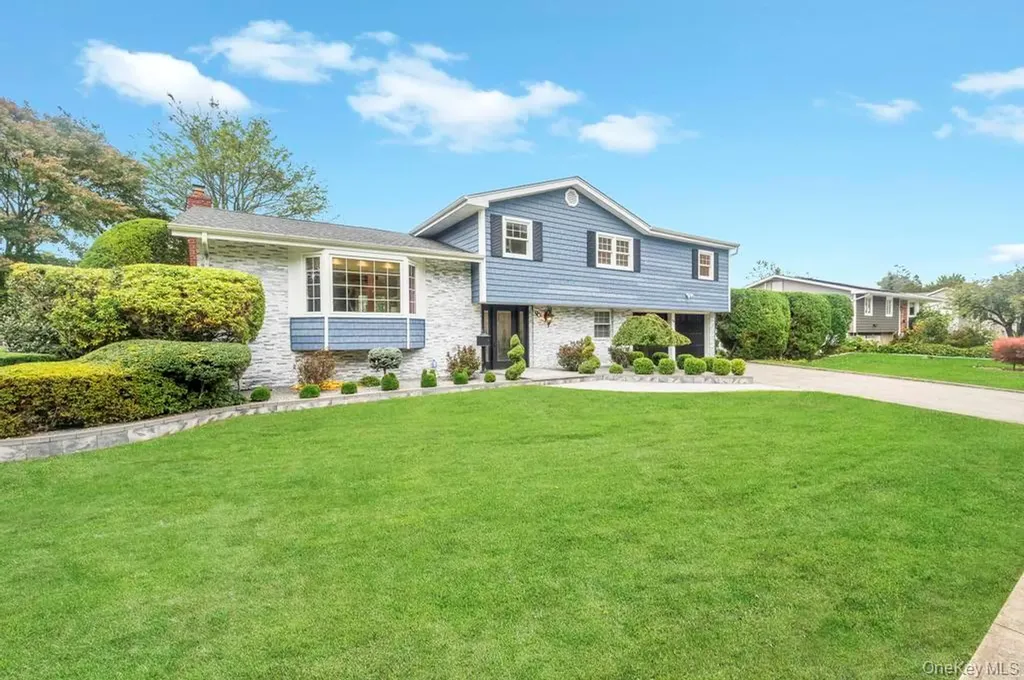 90 Rockland Drive Jericho NY 11753