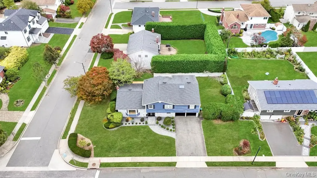 90 Rockland Drive Jericho NY 11753