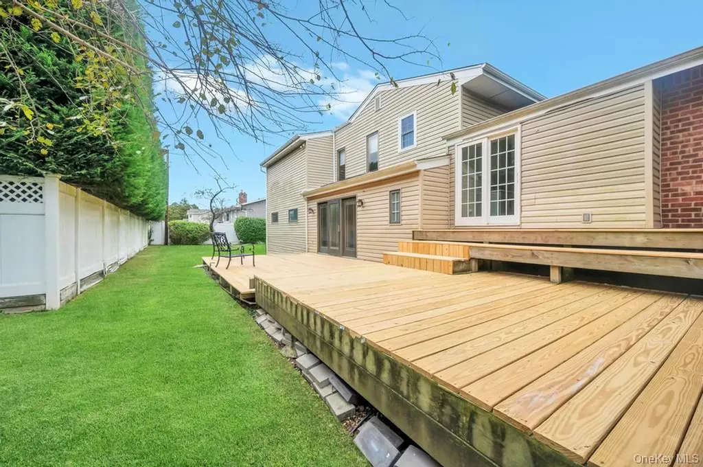 90 Rockland Drive Jericho NY 11753