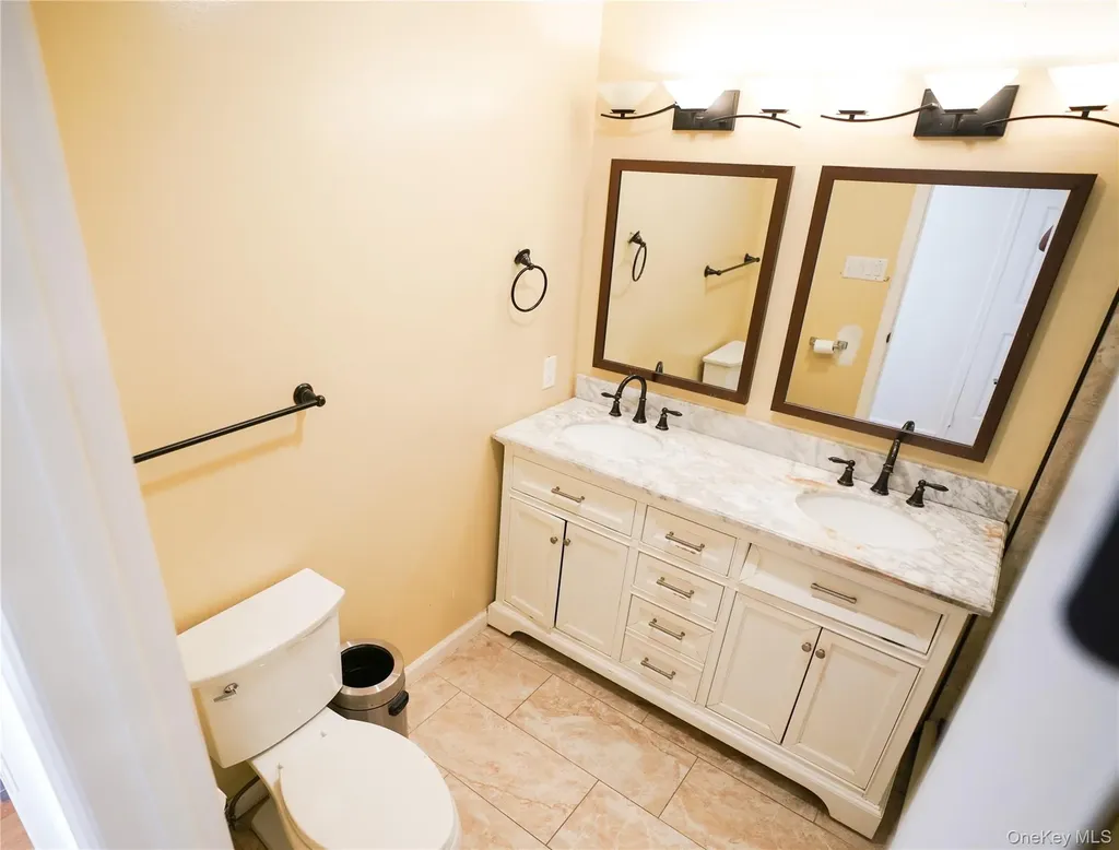 90 Rockland Drive Jericho NY 11753