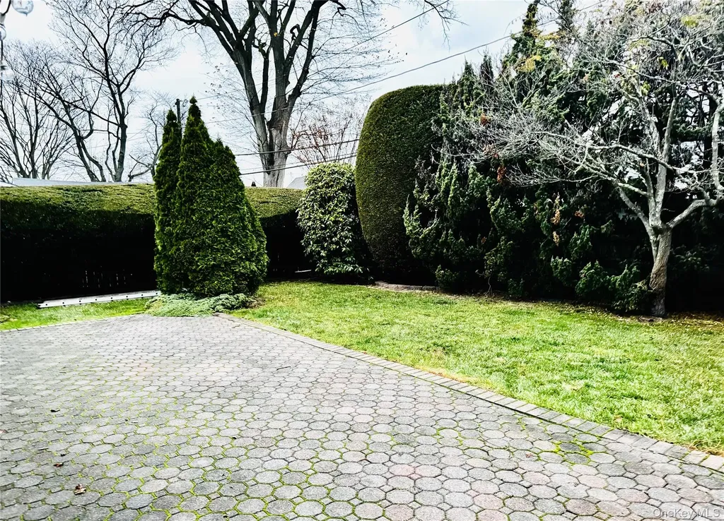 55 Constellation Road Levittown NY 11756