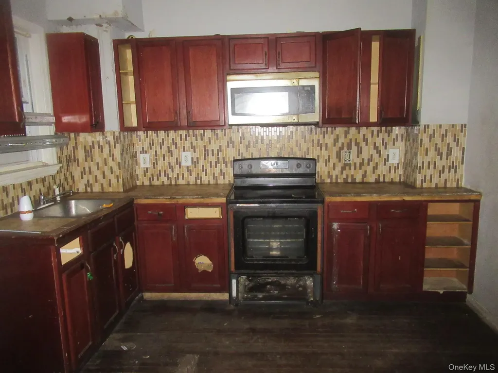 35 Carpenter Avenue Newburgh NY 12550