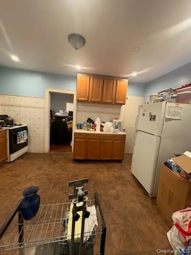 19144 113th Road Saint Albans NY 11412