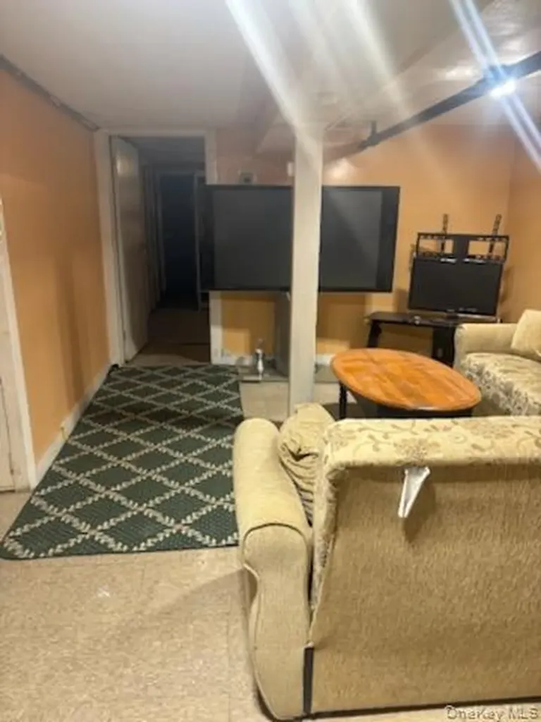 19144 113th Road Saint Albans NY 11412