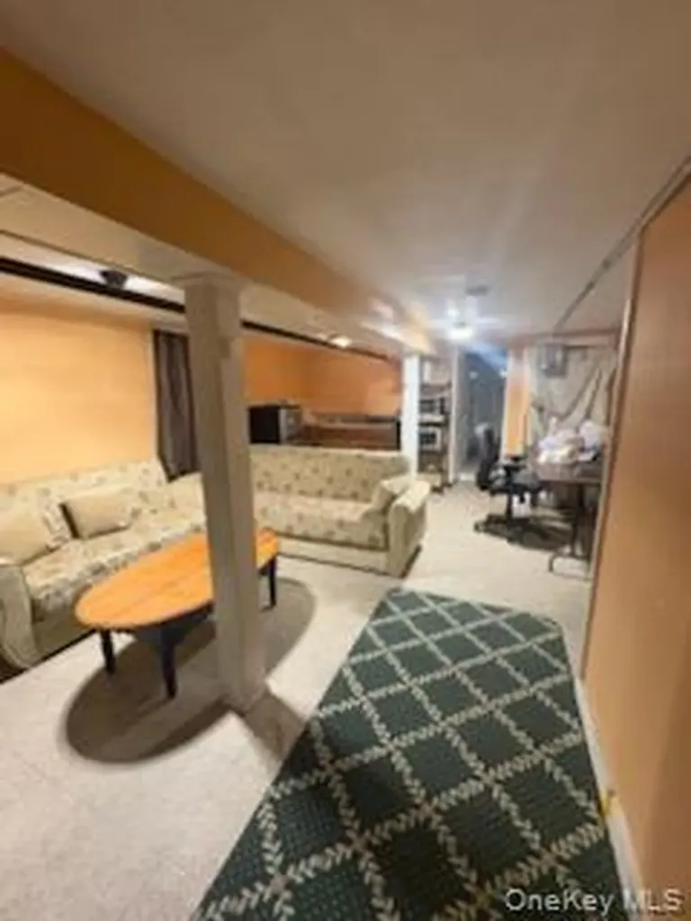 19144 113th Road Saint Albans NY 11412