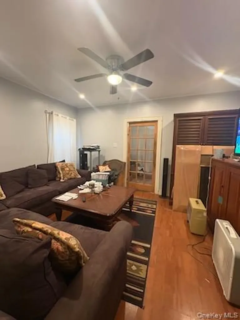 19144 113th Road Saint Albans NY 11412