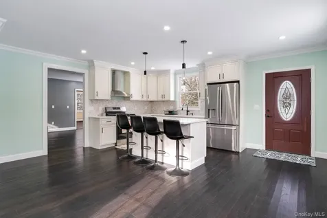 104 S Quaker Lane Hyde Park NY 12538