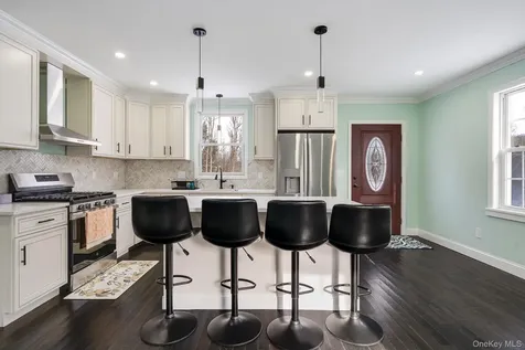 104 S Quaker Lane Hyde Park NY 12538