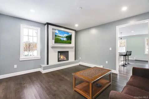 104 S Quaker Lane Hyde Park NY 12538