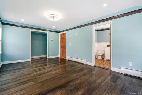 104 S Quaker Lane Hyde Park NY 12538