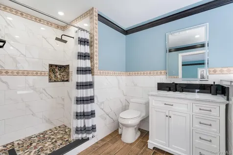 104 S Quaker Lane Hyde Park NY 12538