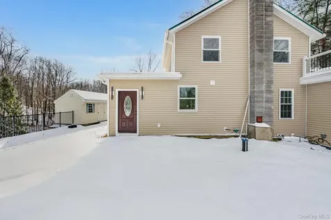 104 S Quaker Lane Hyde Park NY 12538