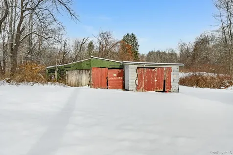 104 S Quaker Lane Hyde Park NY 12538