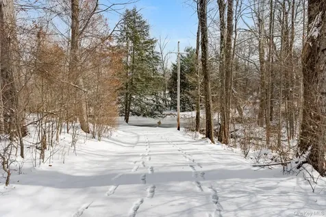 104 S Quaker Lane Hyde Park NY 12538