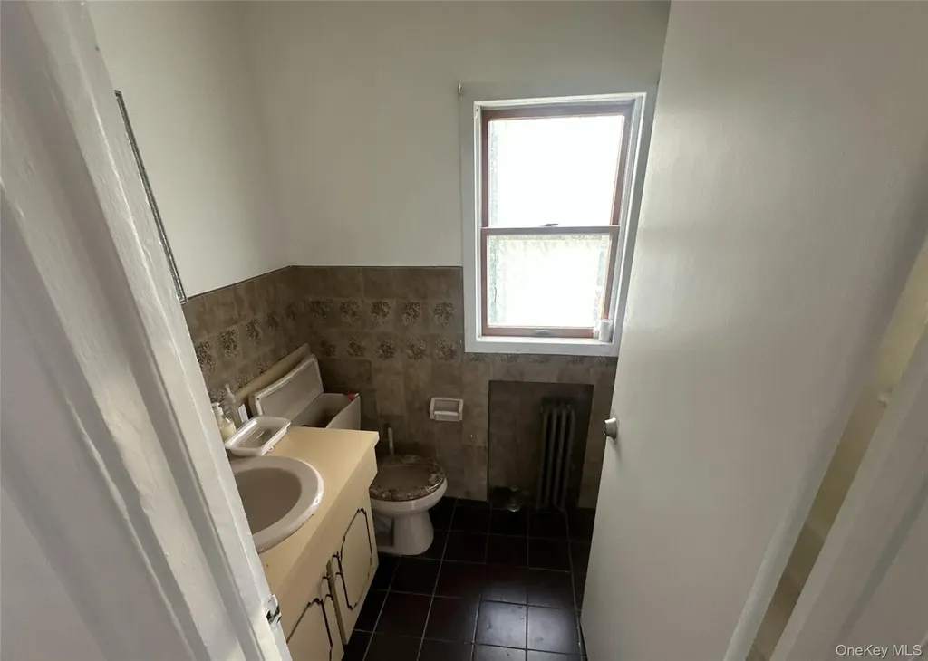 2922 Oceanside Road Oceanside NY 11572