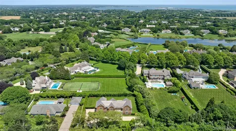 100 Narrow Lane Southampton NY 11968