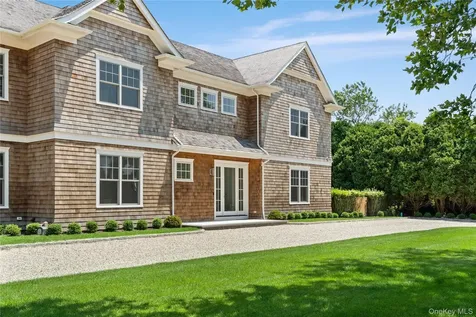 100 Narrow Lane Southampton NY 11968