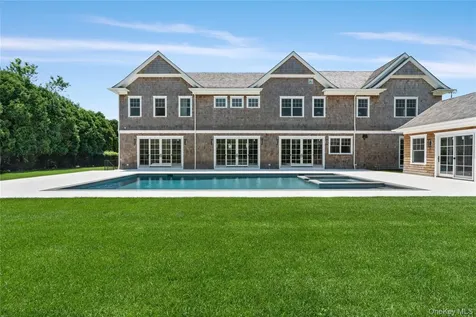 100 Narrow Lane Southampton NY 11968