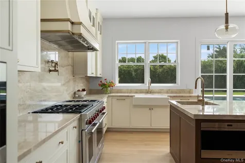 100 Narrow Lane Southampton NY 11968