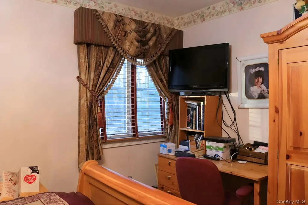 35 Hastings Drive Ridge NY 11961