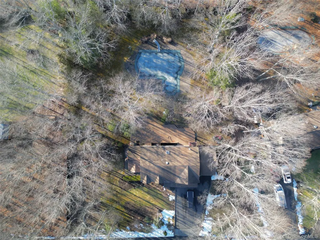 35 Hastings Drive Ridge NY 11961