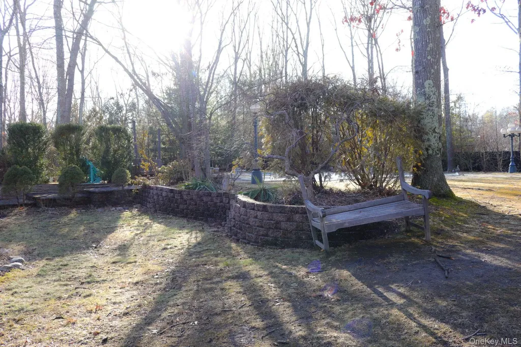 35 Hastings Drive Ridge NY 11961