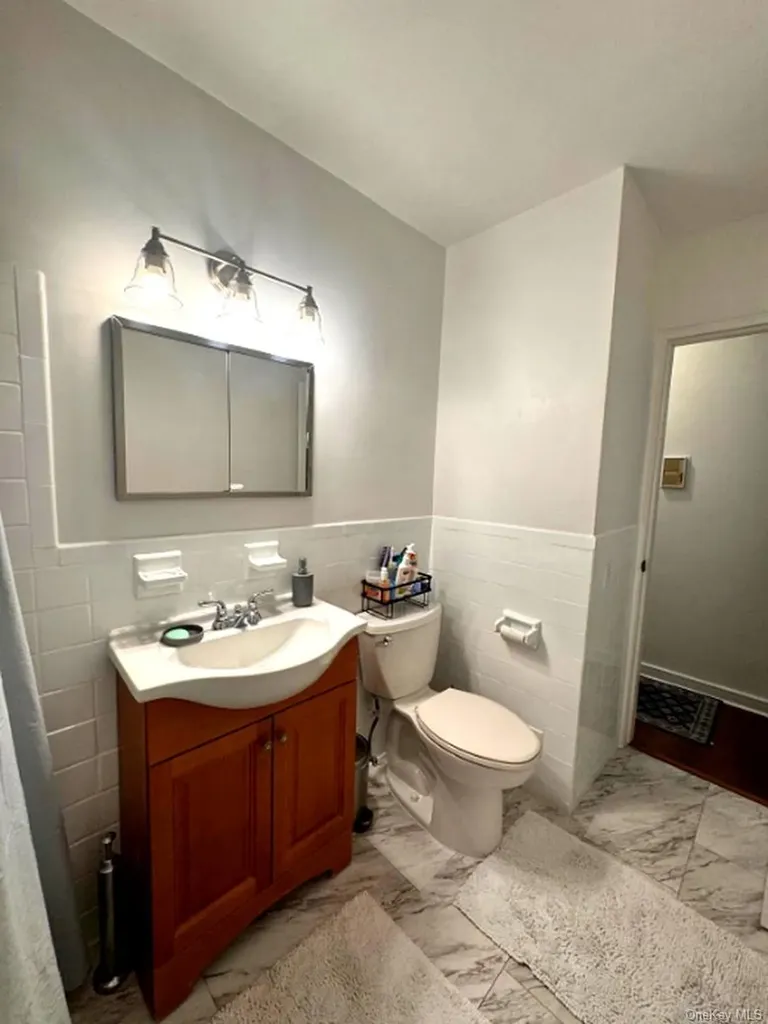4320 Van Cortlandt Park E Bronx NY 10470