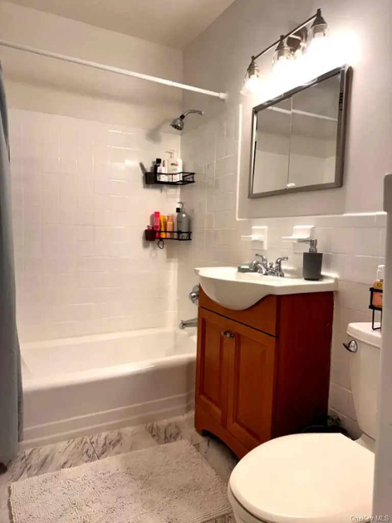 4320 Van Cortlandt Park E Bronx NY 10470