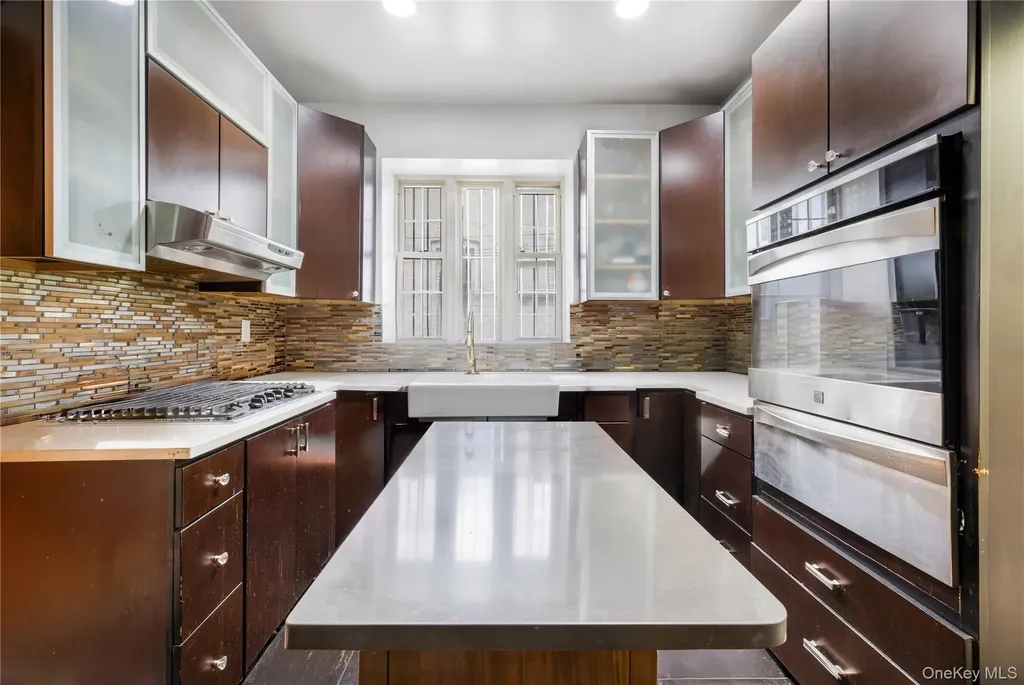853 E 49th Street Brooklyn NY 11203