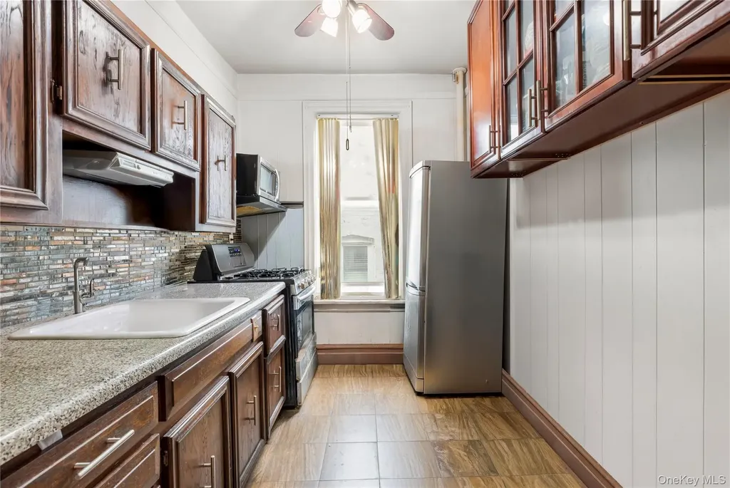 853 E 49th Street Brooklyn NY 11203