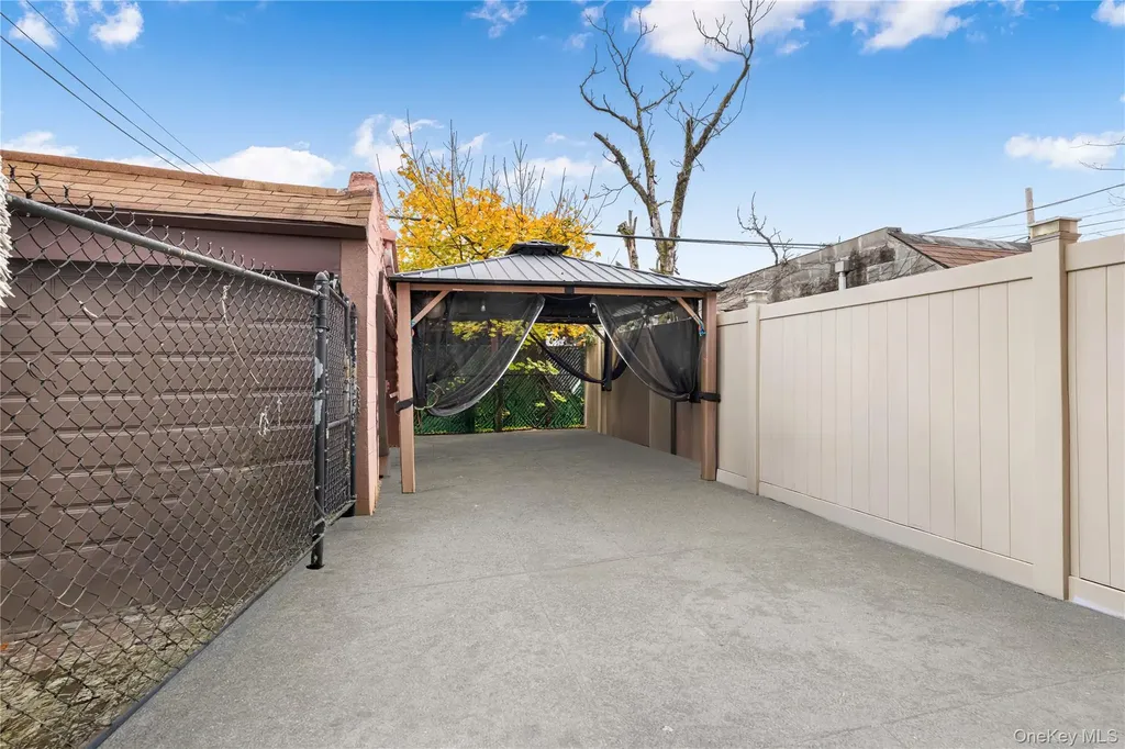 853 E 49th Street Brooklyn NY 11203