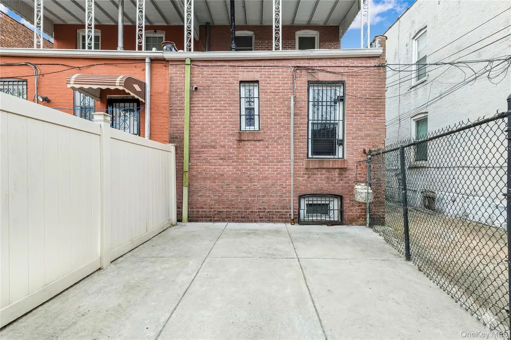 853 E 49th Street Brooklyn NY 11203