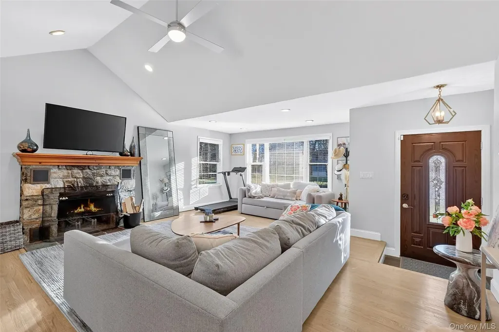 550 Beach Road Mahopac NY 10541