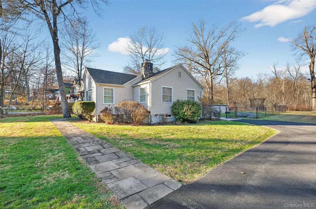 550 Beach Road Mahopac NY 10541