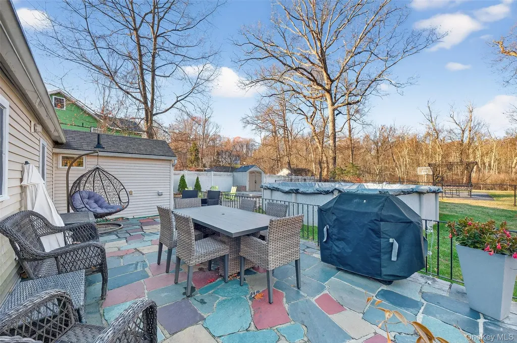 550 Beach Road Mahopac NY 10541