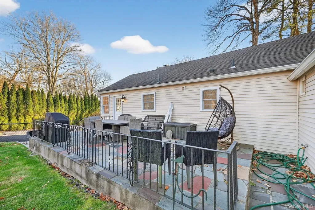 550 Beach Road Mahopac NY 10541