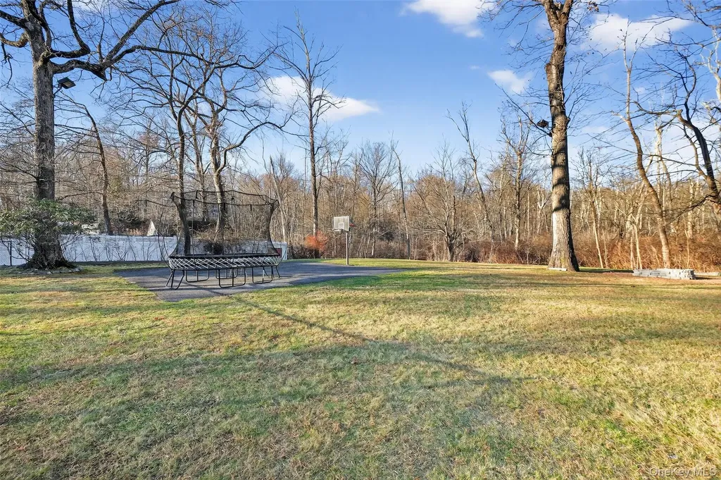 550 Beach Road Mahopac NY 10541