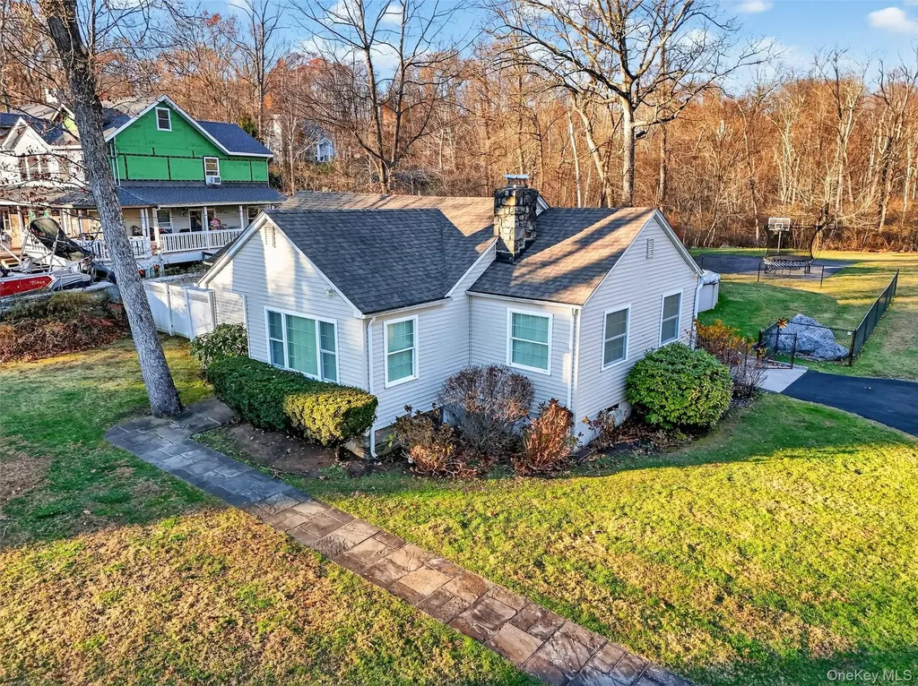 550 Beach Road Mahopac NY 10541