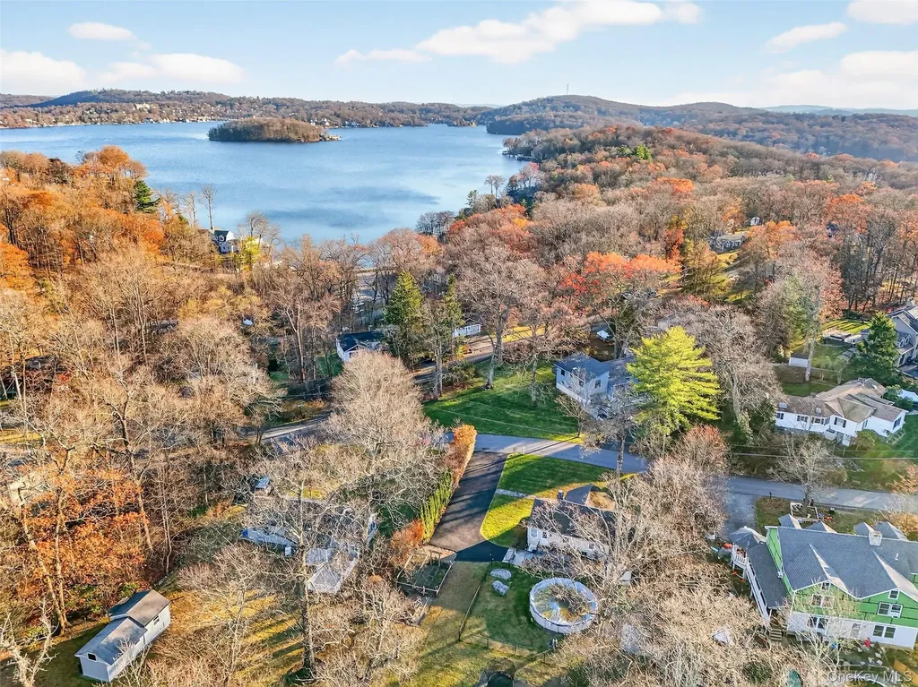550 Beach Road Mahopac NY 10541