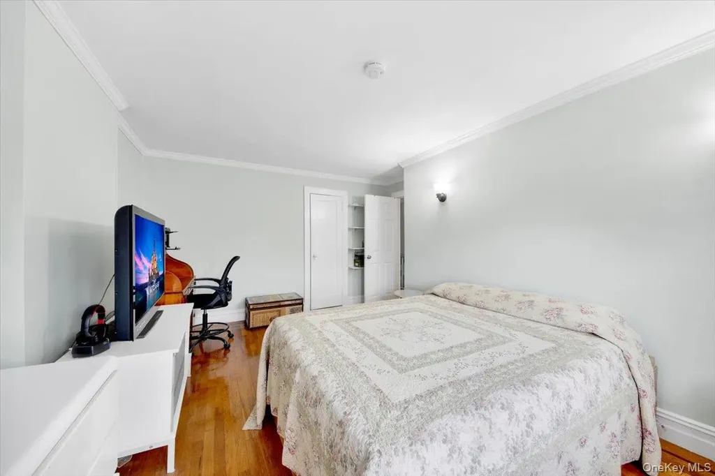 2529 Westervelt Avenue Bronx NY 10469