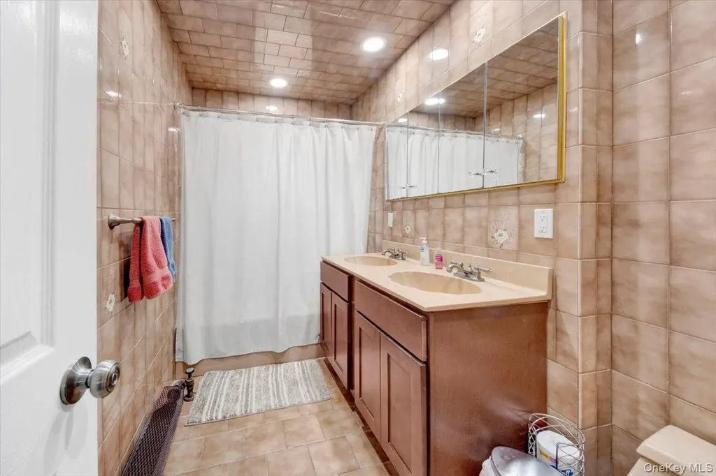 2529 Westervelt Avenue Bronx NY 10469
