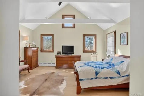 6455 Montgomery Street Rhinebeck NY 12572