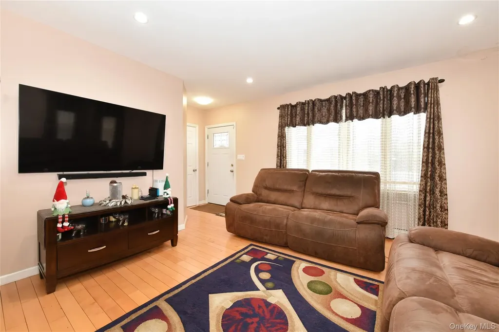 113 Stewart Avenue Hempstead NY 11550