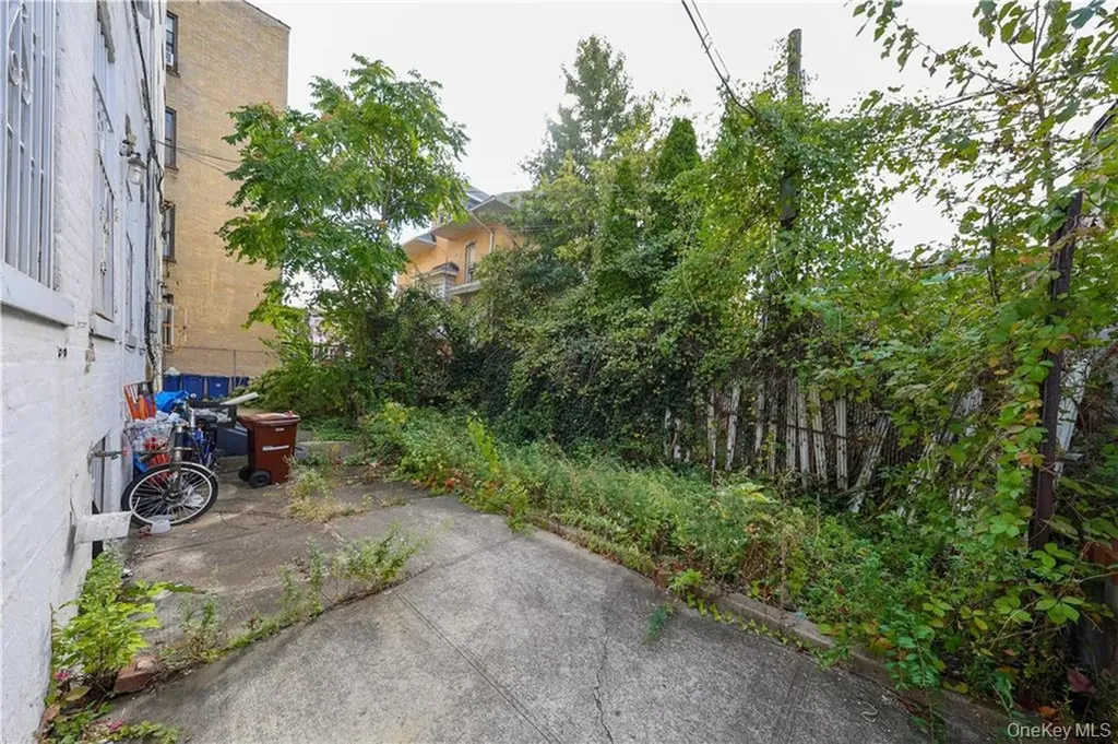 2176 E 13th Street Brooklyn NY 11229