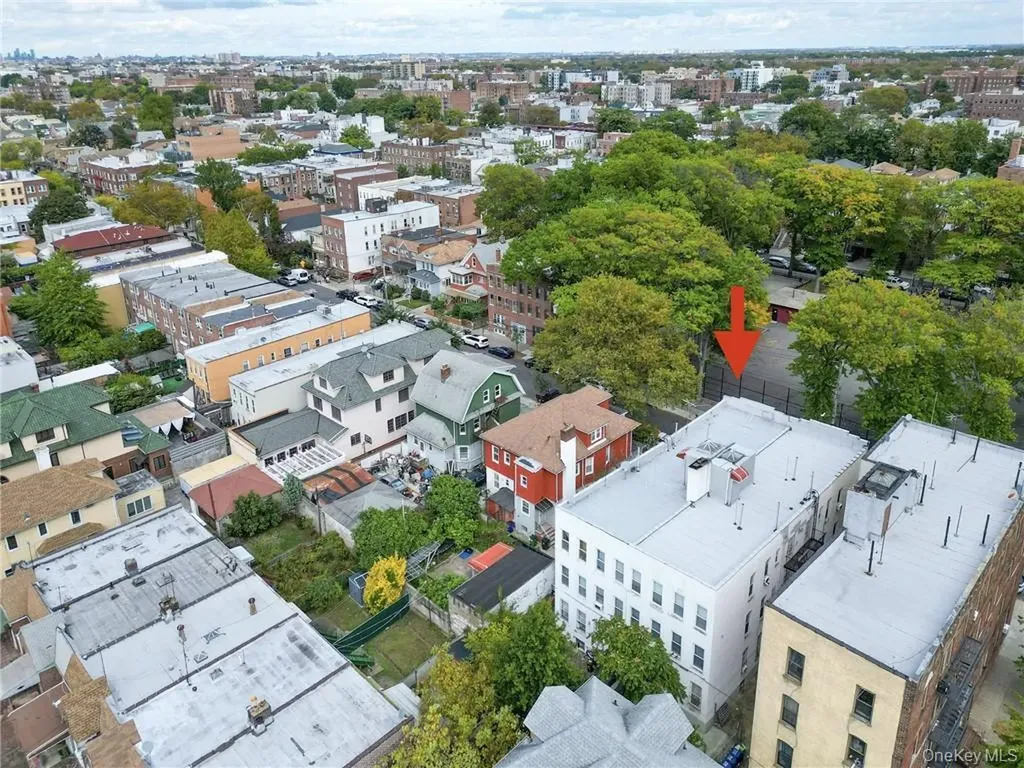 2176 E 13th Street Brooklyn NY 11229