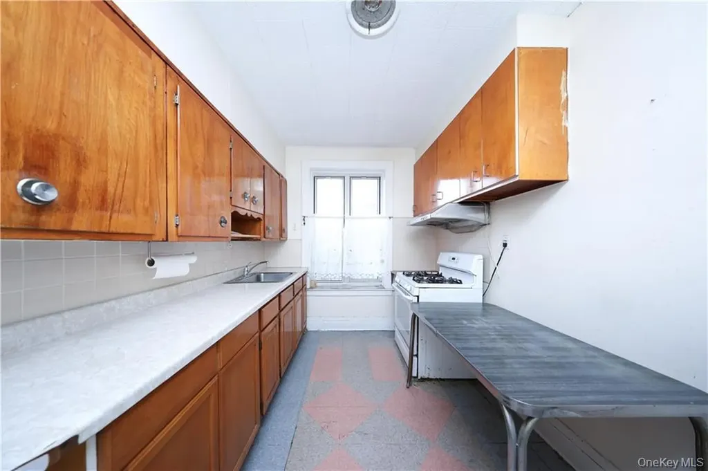 2176 E 13th Street Brooklyn NY 11229