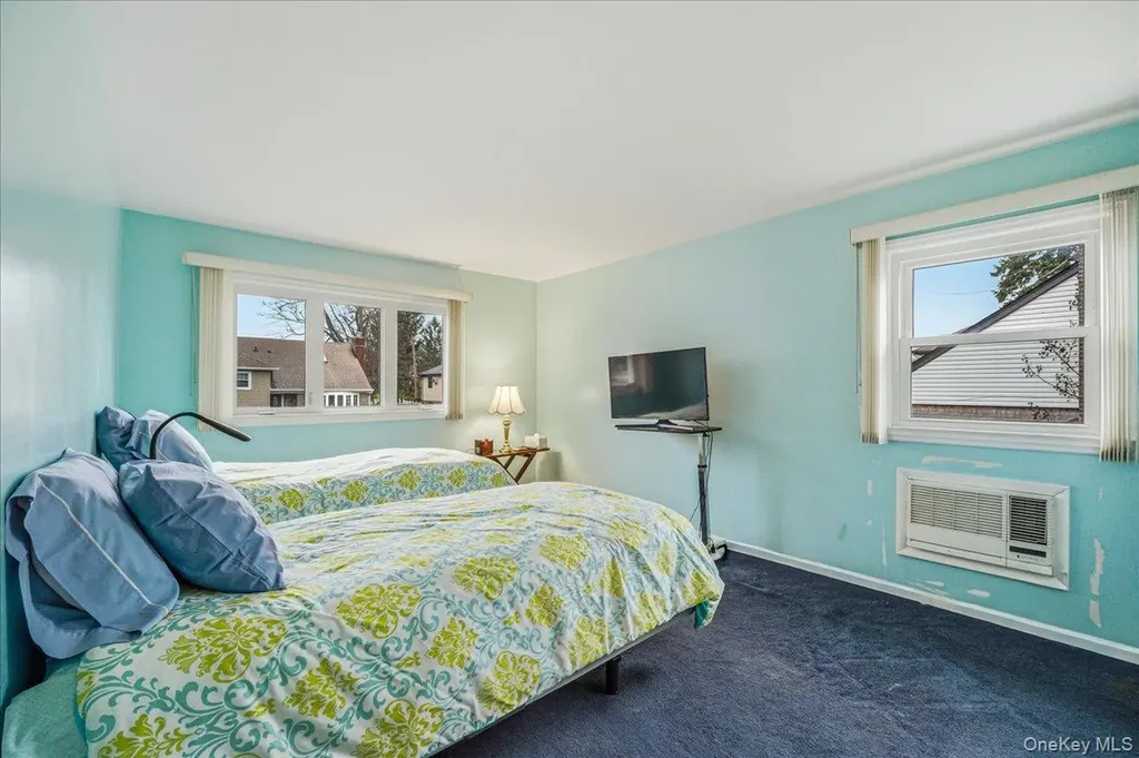 816 Pepperidge Road Westbury NY 11590