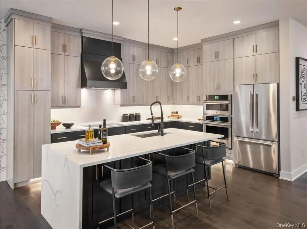 2042 Summit Loop Carmel NY 10512