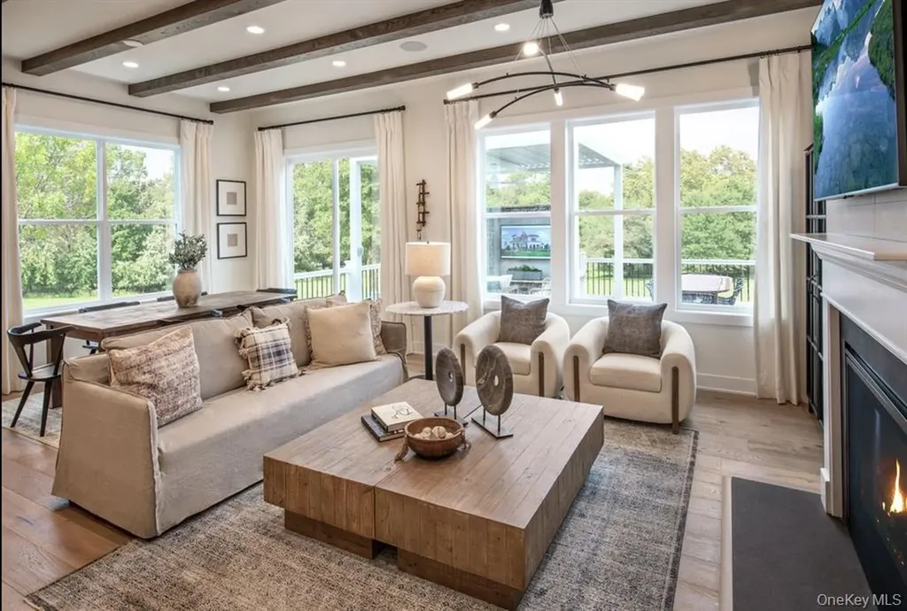 2042 Summit Loop Carmel NY 10512