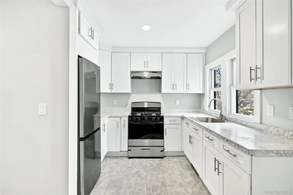 669 N Division Street Peekskill NY 10566